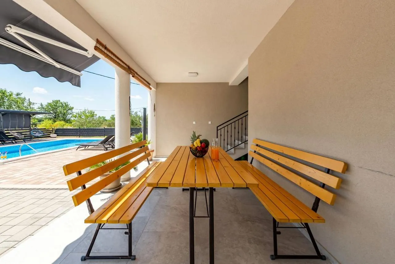 Villa Silentium Zadarvillas Pristeg 0*,