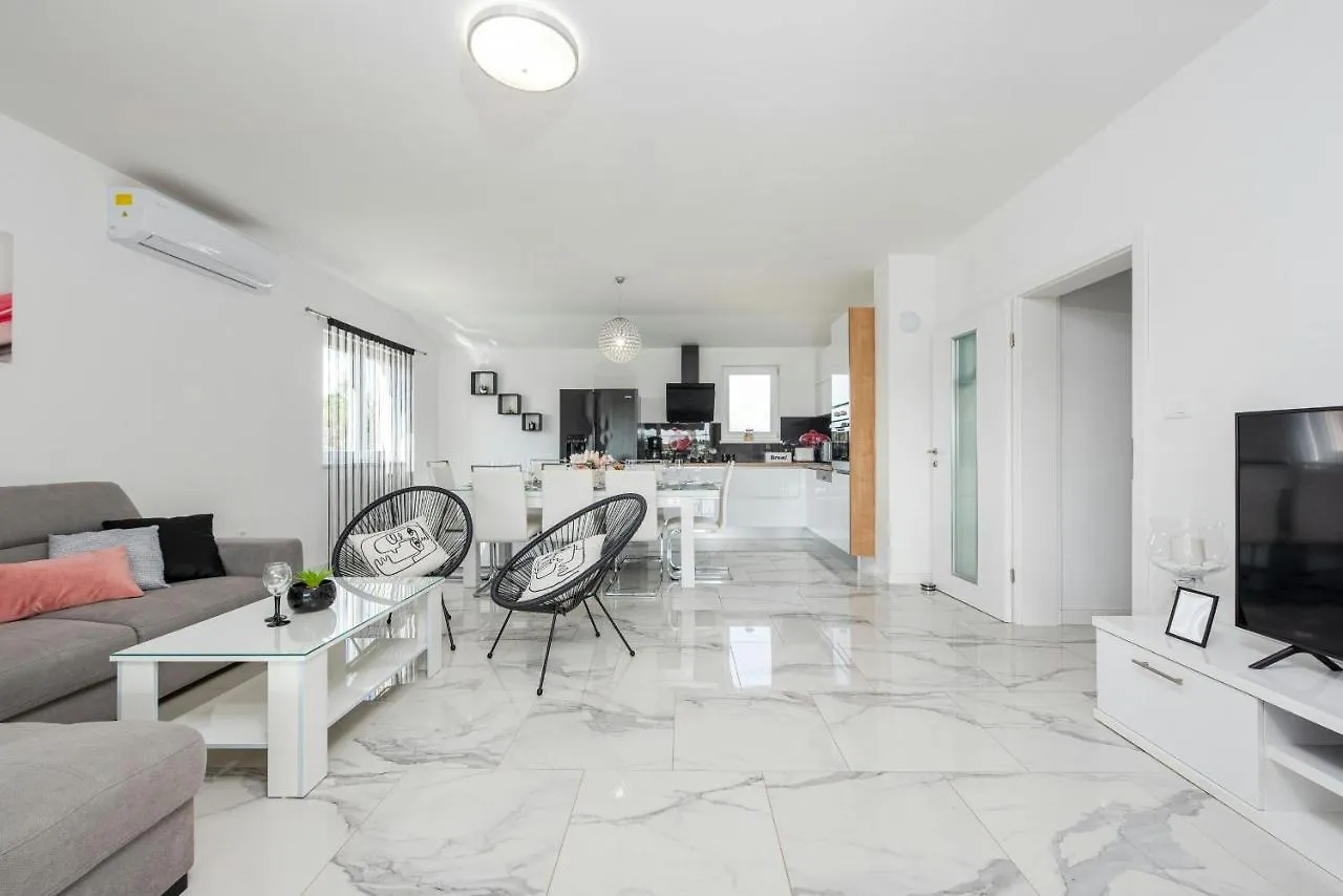 Villa Silentium Zadarvillas Pristeg